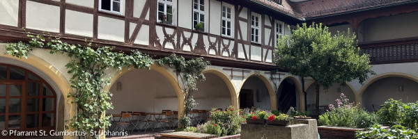 Gemeindehaus Beringershof im Innenhof EIngangsbereich