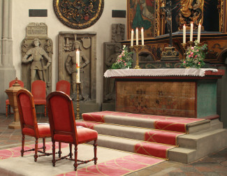 Schwanenritterkapelle für Hochzeit geschmückt